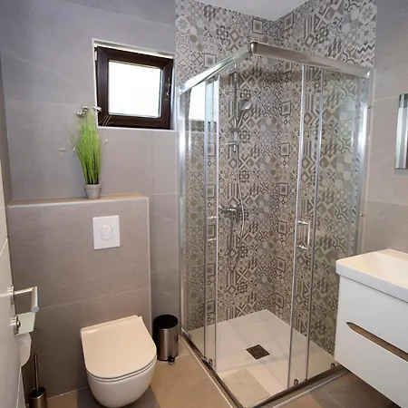 Emmi Apartament *