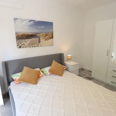 Emmi Marusici (Split-Dalmatia)